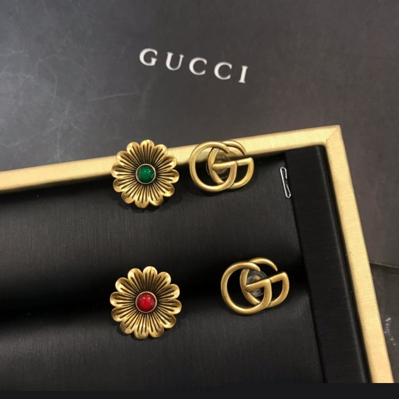 Ba*len*cia*ga earrings